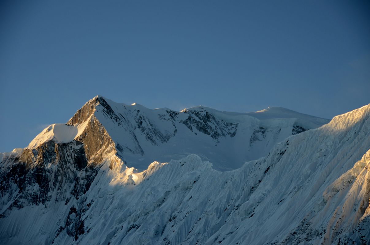 04 Roc Noir Khangsar Kang Close Up At Sunrise From The Eastern Tilicho Tal Lake Camp 